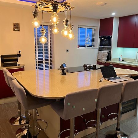 3 Bedroom Deganwy Sea View Beach House Ll31 Buitenkant foto